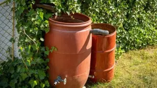 Zbiornik na deszczówkę DIY: Prosty sposób na oszczędności!